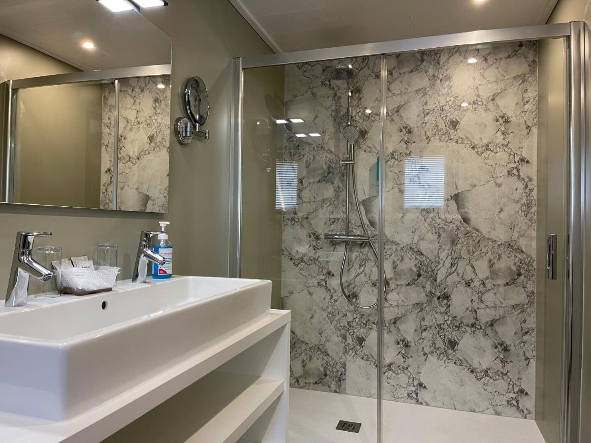 Villa Hotel (Adults Only) Вестэнде Экстерьер фото